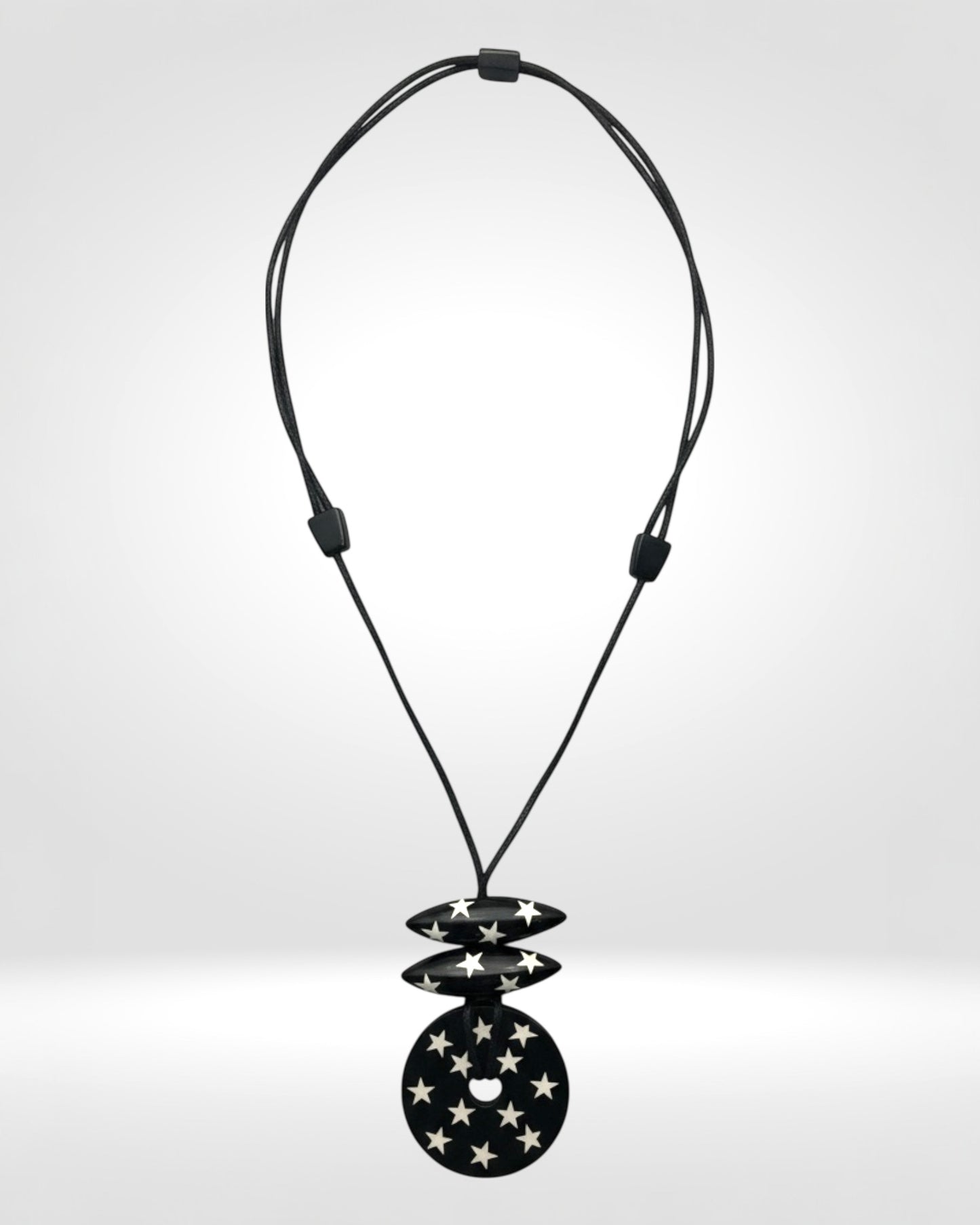 Star Motif Pendant Necklace